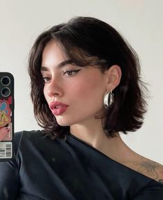 Haïr Cut For Women Short, Dresses For Short Hair Women, Short Hair Model Hairstyles, Aunt Cass Haircut, Short Haircut For Women With Bangs, Femme Short Hair, Short Haircut For Square Face, Black Hair Long Bob, Butterfly Bob Haircut