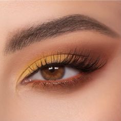 Crease Eye Makeup, Cut Crease Eye Makeup, Makeup 2023, Yellow Eye Makeup, Eye Makeup Images, Vampire Bride, Cut Crease Eye, Yellow Makeup, Prom Eye Makeup