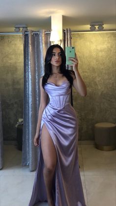 Purple Formal Dress, 21st Birthday Outfit, Classy Prom, Classy Prom Dresses, Stunning Prom Dresses, Floor Length Prom Dresses, Looks Party, Prom Dress Inspiration, Cute Prom Dresses