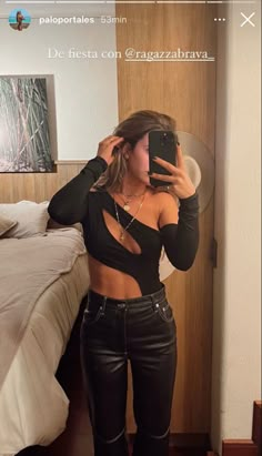 Alternative Going Out Outfit, Summer Festival Outfit Ideas, Party Tips And Tricks, Berlin Club, Rap Concert, Techno Outfit, Techno Rave, Bar Outfits, Fest Outfits