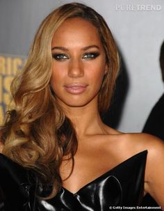 Oblong Face Hairstyles, Oblong Face Shape, Long Face Shapes, Straight Weave Hairstyles, Side Hair, Leona Lewis, Face Shape Hairstyles, Scalp Serum, Long Layered Haircuts