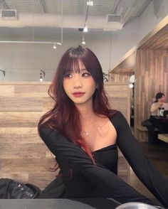 Red Hair No Bleach, Asian Red Hair, Bleaching Black Hair, Bleach Hair Color, Balyage Long Hair, Red Hair With Bangs, Hair Color Asian