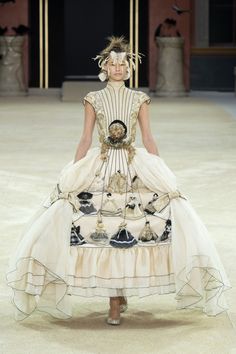 Guo Pei, 2019 Couture, Gaun Fashion, Couture Mode, Fashion 2020, Couture Collection, Costume Design, A Dress, Couture Fashion