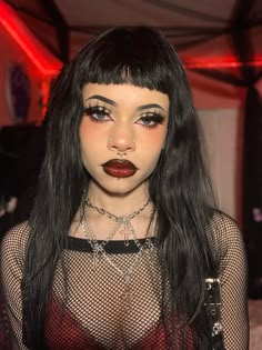 Red And Black Make Up Look, Makeup Ideas Red And Black, Red And Black Halloween Makeup, Red Makeup Looks Aesthetic, Simple Red And Black Makeup, Black Red Lips, Gothic Formal Makeup, Red And Black Eyeshadow Looks, Red And Black Makeup Full Face