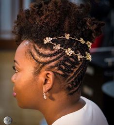 Cornrows Design, Hairstyles For Black Women Cornrows, Black Women Cornrows, Cornrow Updo, Weaving Styles, Updo Braids