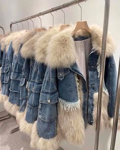 Denim Diy Clothes, Ropa Upcycling, Winter Coat Outfits, Denim Jacket With Fur, Moda Denim, Jacket With Fur, Denim Crafts, Denim Diy