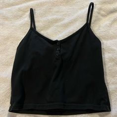 Brandy Melville Cropped Tank Color: Black Size: Osfa Nwot, Never Worn, Perfect Condition Willing To Accept Offers Feel Free To Comment With Any Questions! Brandy Melville Clothes, Tops Brandy Melville, Brandy Melville Tank, Cropped Polo, Black Cropped Tank, Brandy Melville Tops, Black Crop, Black Tank Tops, Crop Tank