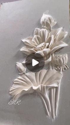 an image of some white flowers on a piece of paper with the words 3d printing