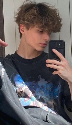 Men’s Brown Hair Color, Fluffy Hair Men Haircut, Llama Haircut Boy, Mid Fade Fluffy Hair, Softboy Haircut, Boys Haircut For Curly Hair, Fluffy Hair Fade, Bedhead Haircut, Fluffy Short Hair Boys