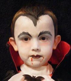 Boy Vampire Makeup, Vampire Costume Kids, Dracula Halloween Costume, Vampire Ideas, Vampire Kids