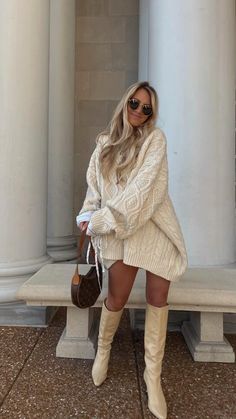 Cozy Fall Sweater, Cozy Sweaters Autumn, Sweater Outfits Fall, Sweater Outfit, Fall Sweater, Street Style Paris, Paris Street Style, Cozy Fashion, Cozy Fall