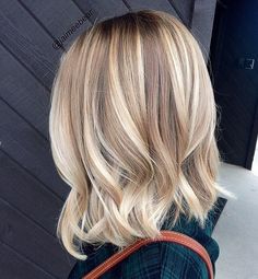 balayage-medium-wavy-hairstyles-chic-shoulder-length-hair-cuts-for-women-2017 Blonde Bayalage, Bayalage Blonde, Balayage Blond, Blond Balayage, Cool Blonde Hair, Balayage Blonde, Hair Color Balayage, Strawberry Blonde