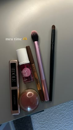 New Product Instagram Story, Makeup Bag Essentials, Makeup Is Life, Fancy Makeup, Makeup Obsession, Makeup Items, Makeup Essentials, Artistry Makeup, Aesthetic Makeup