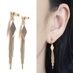 Gold fringe clip on earrings, invisible clip on earrings, non pierced earrings, clip on earrings dangle, resin gold clip on earrings 🌟MiyabiGrace shop home. More invisible clip on earrings: click here   https://www.etsy.com/shop/MiyabiGraceDetails◆Length : 1 7/9 inches ( 4.5 cm )◆Weight: 3 g ( 0.1 oz )★Payment: PayPalYou can checkout without PayPal account. You can use your credit card though PayPal for payment. More details:  https://www.etsy.com/listing/493072802/how-to-complete-payment-with- 22k Gold Bangles, Non Pierced Earrings, Classy Earrings, Ear Accessories, Gold Bars, Gold Fringe, Earrings Trendy, Gold Clips, Loop Earrings