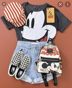 Hot Day Disney Outfit, 80s Disney Outfits, Disneyland Outfits For Family, Disney Theme Outfits, Trendy Disney Outfits, Aesthetic Disney Outfits, Disney Outfits Women Summer, Mickey Outfit, Outfits Disneyland