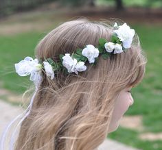 White rose flower crown, first communion flower crown, white flower crown for girls, flower girl crown, holy communion headband, halo White Rose Flower Crown, Wedding Flowers White Roses, Flower Crown White, Lilies Wedding, Wedding Flowers White, Flowers Bridesmaids, Flowers Arch, Flower Girl Wreaths, Flower Girl Halo