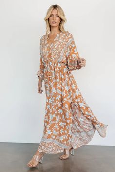 A dress that is oh so flowy. Treat yourself to our maxi dress with kimono sleeves and a cute floral print! Maxi Dress With Kimono, Dress With Kimono, Orange Floral Dress, Kimono Sleeve, Floral Dress, Passion For Fashion, Floral Prints, Maxi Dress, My Style