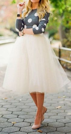 32 Winter Bridal Shower Outfits You Should Try | HappyWedd.com Bridal Shower Outfits For Guest Winter, Bridal Shower Outfit For Guest, Shower Outfit For Guest, Tutu En Tulle, Bridesmaid Tulle, Bridesmaid Skirts