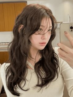 Korean Perm Women, Korean Perm Long Hair, Korean Perm Medium Wavy Hair, Asian Hair Natural, Medium Hair Perm, Asian Hair Perm, Asian Perm, Japanese Perm, Korean Wavy Hair