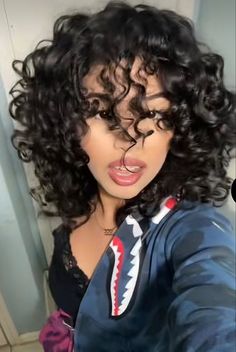 3a Short Hair, Latina Curly Hair, Curly Hair Latina, Long Natural Curly Hair, Really Curly Hair, Lazy Hairstyles, Mexican Girl