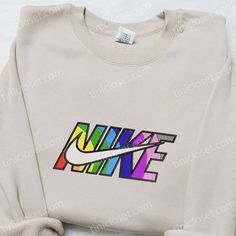 Introducing the Colorful x Nike Embroidered Hoodie, a perfect blend of style and comfort. Made with premium quality fabric, this hoodie features vibrant colors and intricate embroidery, showcasing the iconic Nike logo. With its relaxed fit and soft lining, it provides ultimate warmth and coziness. This hoodie not only adds a touch of uniqueness to your wardrobe but also represents your love for fashion and sports. Whether you’re hitting the gym or hanging out with friends, this hoodie is a Sweatshirts Aesthetic, Nike Inspired, Cute Nike Outfits, Nba Sports, Custom Nike, Cute Shirt Designs, Shirt Nike, Cute Nikes, Cute Preppy Outfits