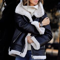 Sheepskin Coat Outfit, Womens Outdoor Fashion, Cargo Jacket Mens, Boho Mode, Sheepskin Coat, Summer Attire, Fall Winter Style, Winter Clothing