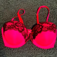 Nwot, Very Sexy Hot Pink And Black Lace Body Frosting Changeable/Strapless Bra, Size 36 D. Straps Come Off To Make Bra A Strapless Bra. Can Also Cross Cross Straps. Pink Strapless Bra With Padded Cups, Strapless Seamless Bra For Party, Party Bandeau Bra With Padded Cups, Strapless Party Bra With Padded Cups, Strapless Bra For Night Out, Pink Strapless Bra, Place Holder, Lace Body, Lingerie Outfits