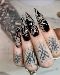 Nail Art Noir, Horror Nails, Witchy Nails, Black Nail Art, Edgy Nails, Grunge Nails