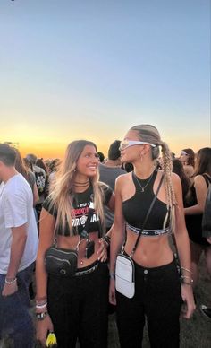 Kygo Concert Outfit, Music Festival Fits, Concert Festival Outfit, Selfie Ideas Creative, Creative Selfie