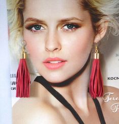 Lovely and very lightweight leather tassel earrings will be a wonderful addition to your image because this is trendy shade of red - Viva Magenta. Gold-colored fittings adds a special touch, nickel free hooks. Length with hook about 9.5 cm. (3.74″) Jewelry will be securely packed and shipped within 1-3 days after purchase. The approximate time of delivery: - USA: 1,5 - 4 weeks - Canada: 3-4 weeks - Australia: 2-5 weeks - Europe: 8-20 days depending on location (Germany, Italy 2-3 weeks) - Japan Leather Tassel Earrings, Fringe Jewelry, Viva Magenta, Shade Of Red, Jewelry Cute, Red Gift, Cute Items, Gift For Daughter, Leather Tassel