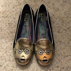 These Slightly Used Flats Are So Cute And Comfy , For All You Star Wars Fans Out There These Are Perfect And Go With Any Outfit. Cute Star Wars, Irregular Choice Shoes, Cute Star, Irregular Choice, Fun Cute, Cute Stars, Loafer Flats, Gold Black, Flat Shoes Women