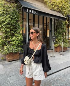 Looks Com Short, Coffee Date Outfits, European Summer Outfits, Neue Outfits, Spring Look, Paris Outfits