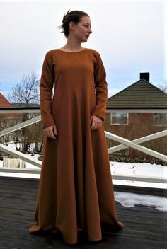 Simple Medieval Dress, Medieval Dress Diy, Medieval Dress Peasant, Medieval Dress Pattern, Viking Apron Dress, Norse Clothing, Viking Garb, Projek Menjahit, Medieval Garb