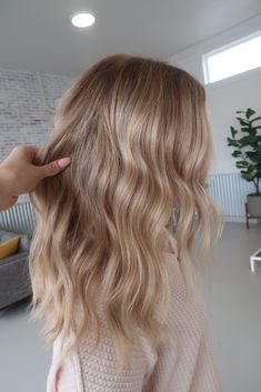 Trendy Balayage, Cream Blonde Hair, Beige Blonde Balayage, Champagne Blonde Hair, Balayage Hairstyles