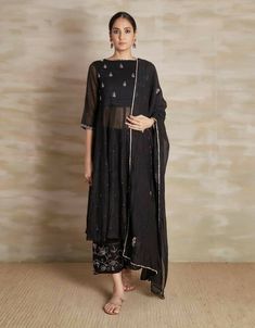 Chanderi Anarkali, Indian Designer Suits, Gaun Fashion, Traditional Indian Outfits, Ethnic Outfits, Designer Party Wear Dresses