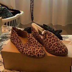 These Are Lucky Brand Driving Moccasins With A Scalloped Edge Leopard Print Size 6 1/2 Never Worn Inbox Comfortable Brown Flats With Cushioned Footbed, Brown Cushioned Slip-on Flats, Casual Leopard Print Loafers With Flat Heel, Driving Moccasins, Lucky Brand Shoes, Brand Shoes, Scalloped Edge, Moccasins, Flat Shoes Women