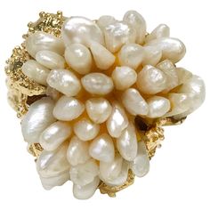 14 Karat Freshwater Pearl Cluster Ring. This three-band split ring features forty freshwater pearls. The pearls are creamy-white and have good luster. The ring size is 7 1/4. The total gold weight of the ring is 18.05 grams. Vintage Cluster Ring, Pearl Cluster Ring, 1st Dibs, Woman Jewelry, Cluster Rings, Pearl Cluster, Jewelry Unique, Split Ring, Creamy White