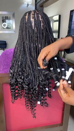 Knotless Braids With Spiral Curls, Simple And Classy Hairstyles, Noteless Braids Black Styles, New Knotless Braid Styles, Knotless Bob With Curls At The End, Black Box Braids With Curly Ends, Back Length Knotless Braids, Small Braids With Curly Ends, New Braids Hairstyles 2023