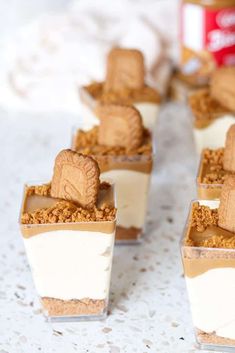 small desserts with peanut butter and graham crackers in them