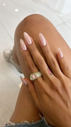 Proposal Nails Ideas Almond, Nail Inspiration Summer 2024 Almond, Nude Chrome Nails Almond, Baby Pink Chrome Nails, Chrome Summer Nails, Summer Chrome Nails, Trendy Almond Nails, Paznokcie Hello Kitty, Chrome Manicure