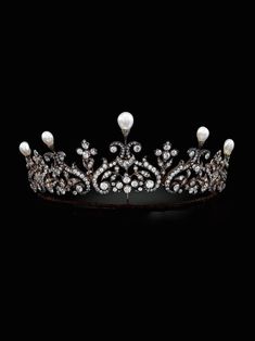 The Herries Diamond and Pearl Tiara, Circa 1880. Pearl Drop Tiara, Royal Accessories, Jewelry Vault, Vintage Headpiece, Unusual Jewelry, Pretty Jewelry