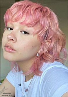 Buzzed Side Hair Women, V Bangs Mullet, Mullet With Bangs Woman, Side Buzzed Hair Women, Light Pink Hair Short, Short Light Pink Hair, Mullet Hair Color Ideas, Undercut Mullet Women, Mullet With Bangs