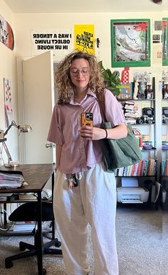 Protest Outfit, Queer Corporate Outfits, Summer Librarian Outfit, Gender Neutral Summer Outfits, Summer Masc Outfits, Masc Summer Outfits, Futch Fashion, Queer Fashion Women