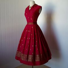 Skirt And Top Dress, Long Gown Design, Kaftan Designs, Simple Frocks, Trendy Dress Outfits, Vintage 1950s Dresses