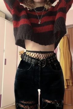 Fashion Outfits Goth, Goth Clothes Aesthetic, Ripped Clothes, Punk Style Outfits, Billy Hargrove, Alt Fashion, Mode Inspo, Alternative Outfits, Goth Outfits