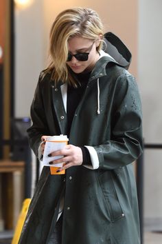 Guy Cotten, Rain Outfit, Brooklyn Beckham, Chloë Grace Moretz, Chloe Moretz, Grace Moretz, Chloe Grace Moretz, Coats Women, Chloe Grace