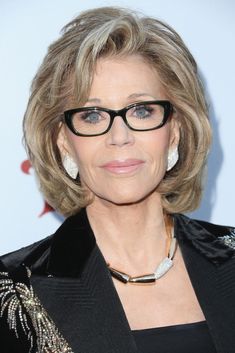 Gray Hair Mom Hairstyles, Jane Fonda, Normal Hair, Older Women Hairstyles, Great Hair, Hairstyles Haircuts, Layered Hair, Hair Dos