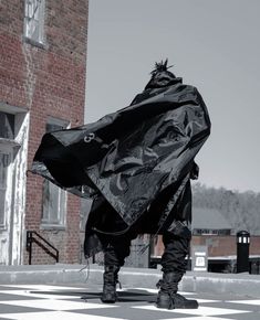 Fall Cosplay Techwear Outerwear, Techwear Mask Aesthetic, Techwear Poncho, Black Techwear Outerwear For Cosplay, Black Cyberpunk Mask For Streetwear, Samurai Fashion, Cyberpunk Cosplay, Samurai Clothing