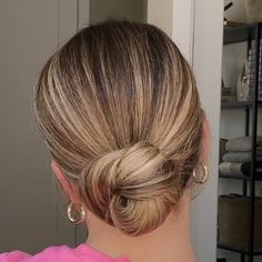 Nichole Ciotti on Instagram: "Your wish is my command, ha! A slow version of my 10-second low bun 💁‍♀️ #hair #hairtutorial #updo #hairstyles" Heatless Curls Tutorial, Your Wish Is My Command, Overnight Curls, Heatless Hairstyles, Low Bun, Princess Hairstyles, Hair Up Styles, Updo Hairstyles