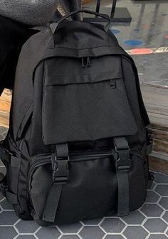 Black School Bags, Aesthetic Backpack, Stylish School Bags, My Style Bags, School Bag Essentials, Guys Clothing Styles, Stylish Backpacks, Cute Backpacks, Dream Clothes